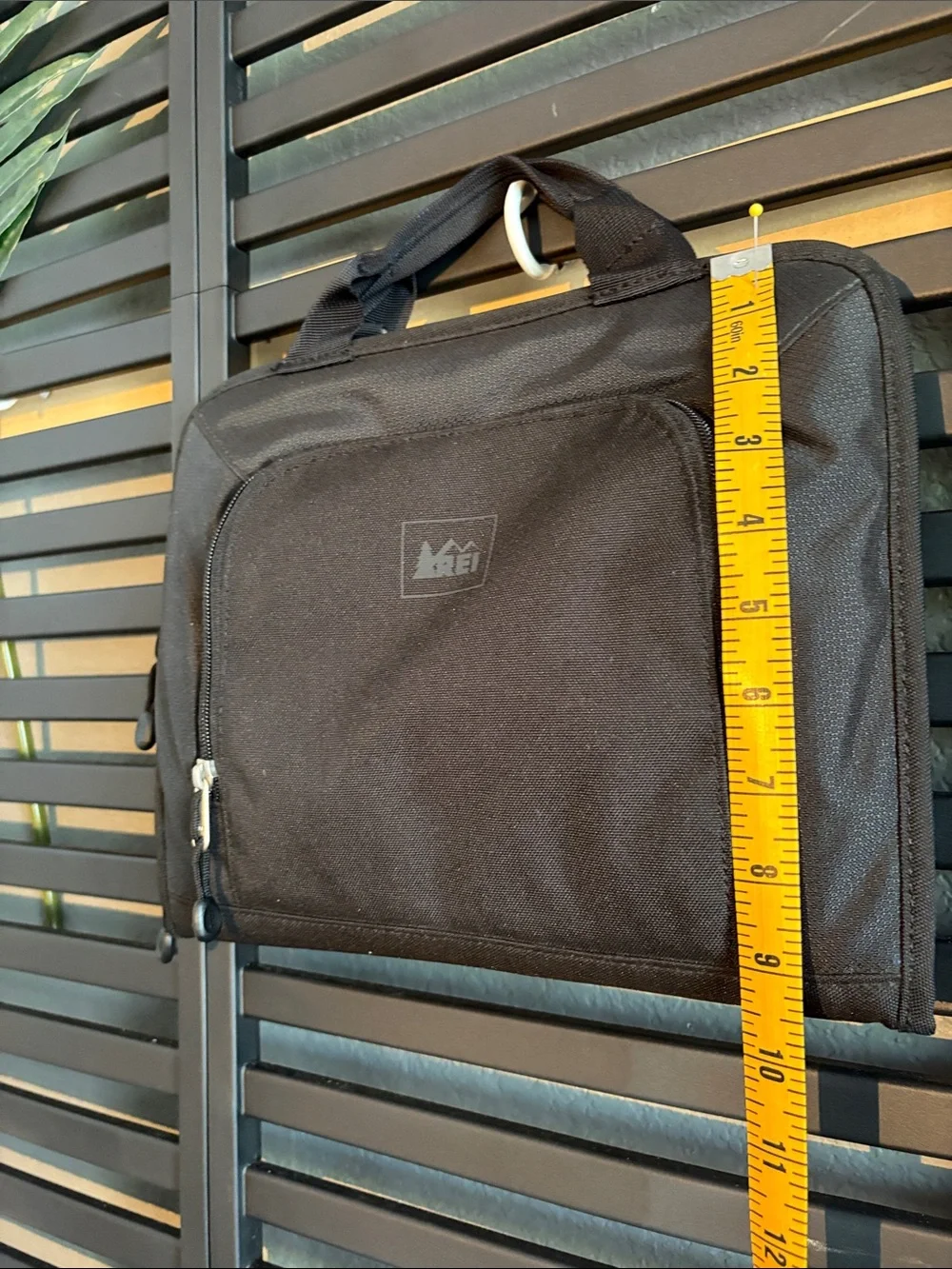 REI Black Tablet/iPad  Case with Pockets